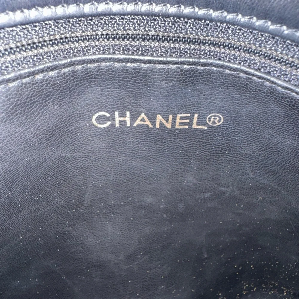 CHANEL Vintage Medallion Tote Black Quilted Lambskin Gold Chain Shoulder Bag - Picture 11 of 16